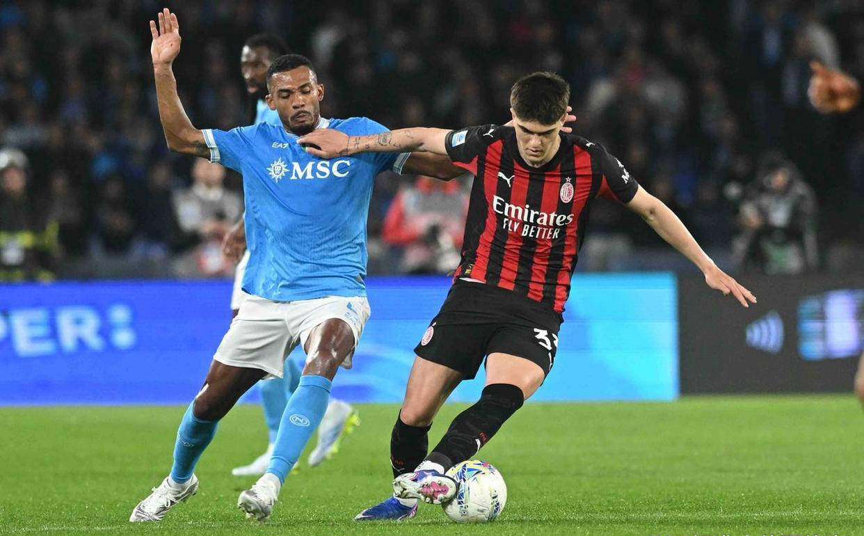 意甲焦点战：AC米兰0-1不敌那不勒斯，巴尔泰吉再次学习防守教训